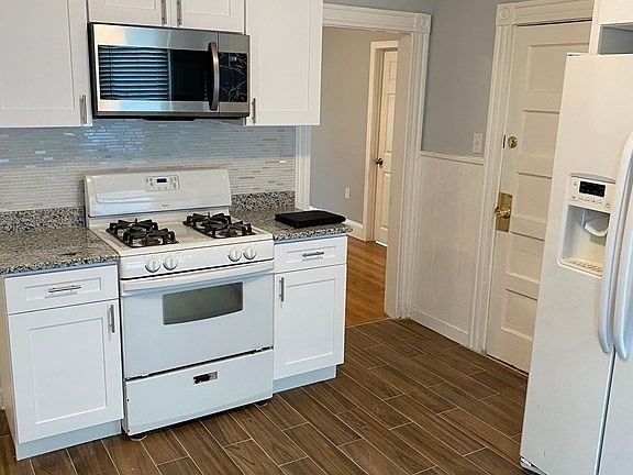 2nd image of 33 Brackett St #2