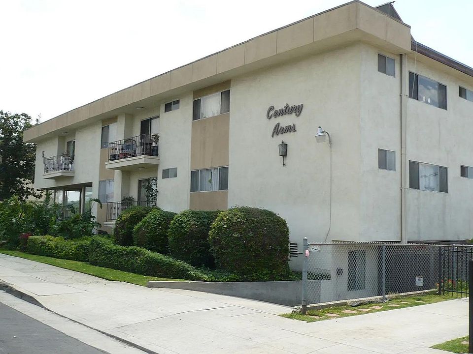 1st image of 5050 Romaine St #19