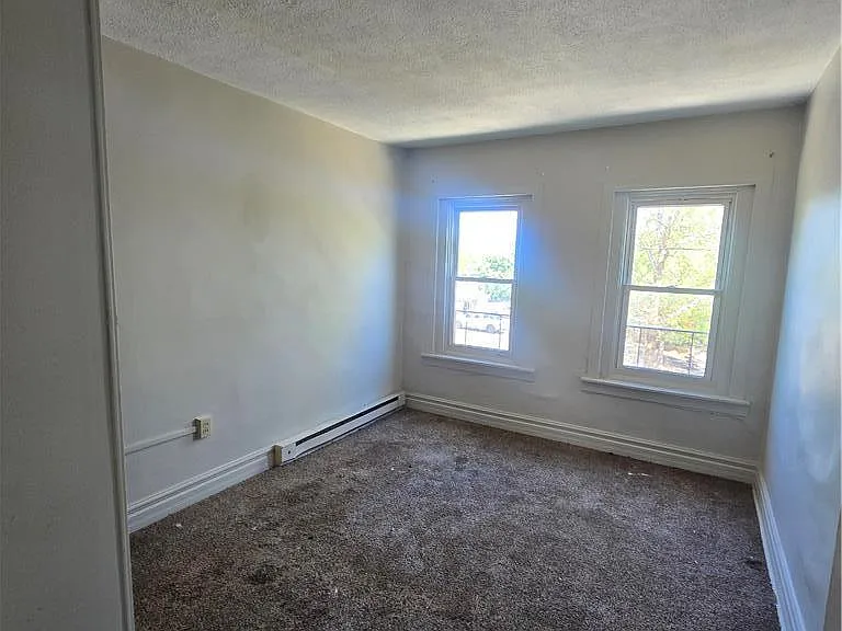 432 N Law St — Photo 6