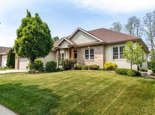 511 Killian Trl, Cottage Grove, WI 53527