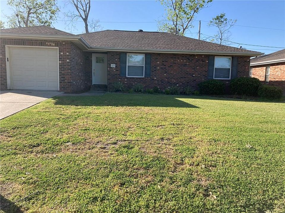 1st image of 225 River Point Dr