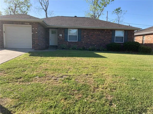 225 River Point Dr, Destrehan, LA 70047