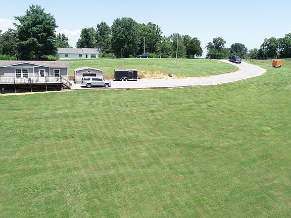 3rd image of 365 Welch Ln