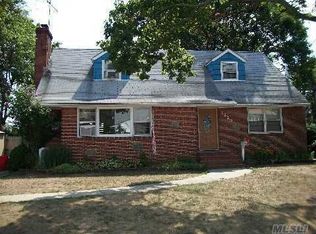 1219 Cross Rd, Bellmore, NY 11710