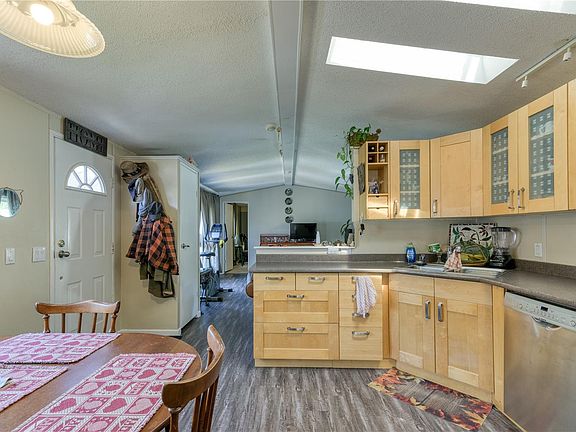5th image of 5250 Beaver Harbour Rd #1