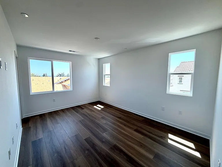135 Evergreen Ln — Photo 25