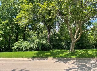 4 Manchester Ave, Batavia, IL 60510