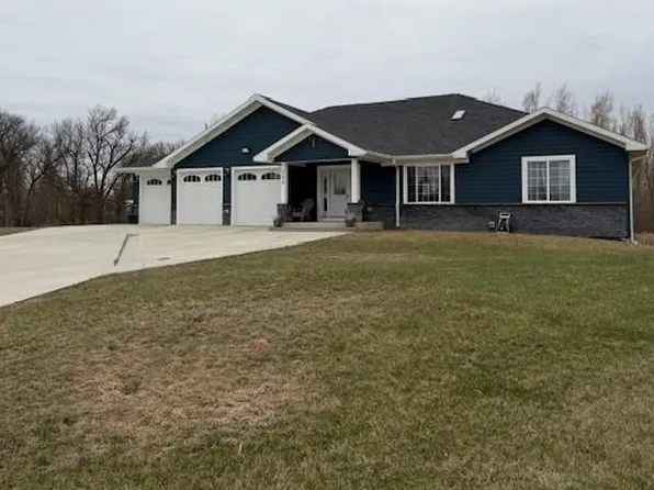 208 S Delaware Ct, Fulda, MN 56131