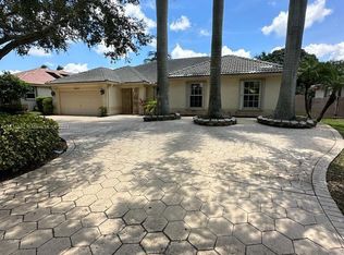 6334 NW 43rd Ter, Pompano Beach, FL 33073