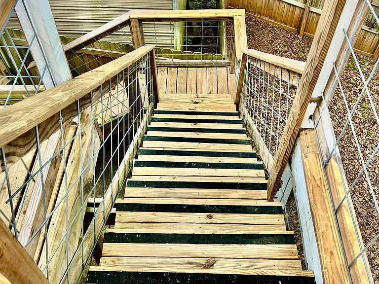 208 Timberlake Dr — Photo 6