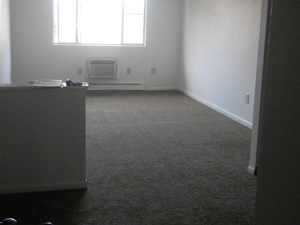 2nd image of 504 W Main St APT 32