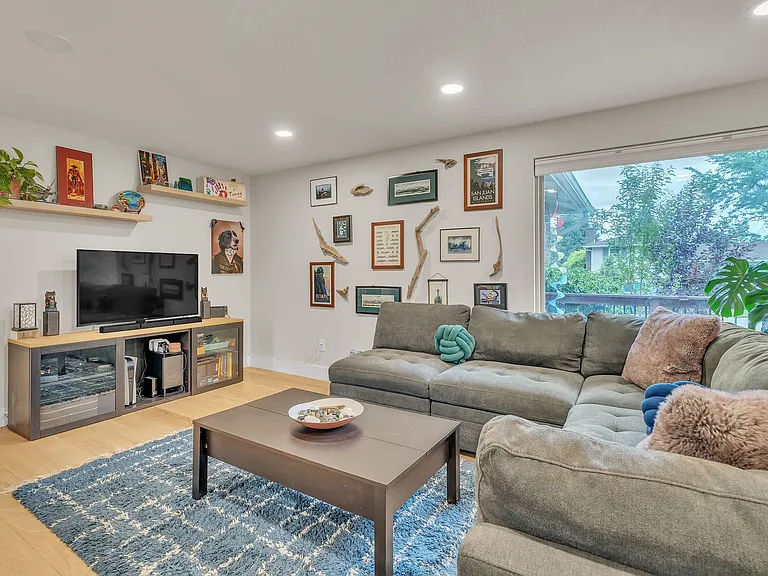 3163 S Boston Ct — Photo 4