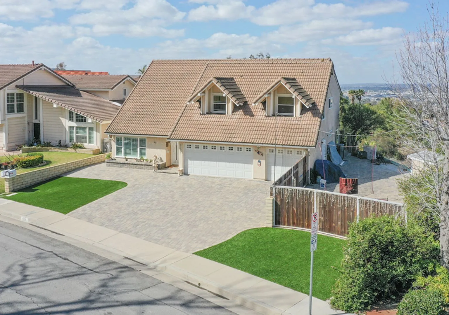 Spacious Rental in Anaheim Hills — Photo 3