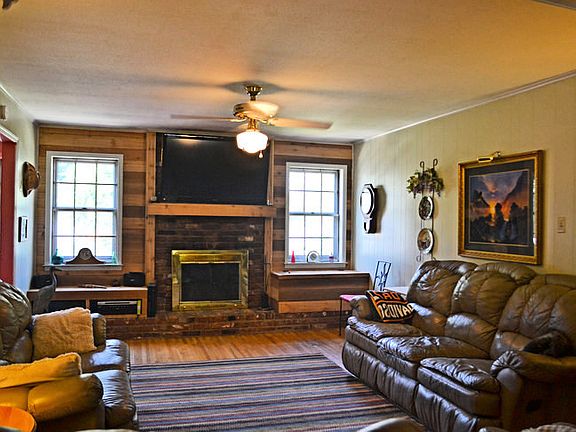 Den, 55" TV included!!