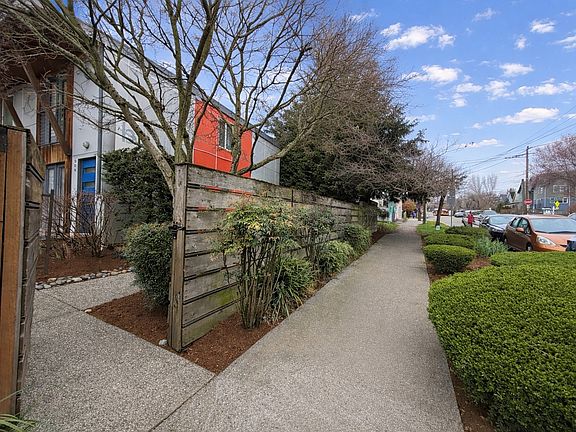 3rd image of 419 21st Ave APT 3
