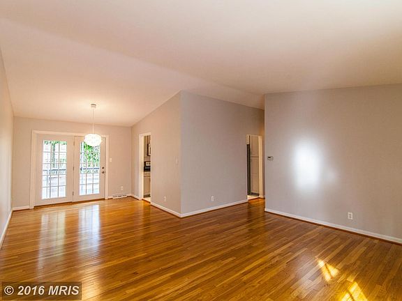 4th image of 2403 Stirrup Ln