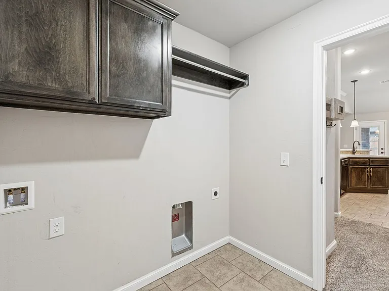1751 Lexington Ct — Photo 39