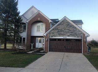 2658 Ivy Hill Dr, Commerce Township, MI