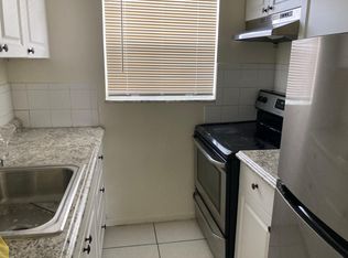 611 NE 5th St APT 3, Hallandale Beach, FL 33009