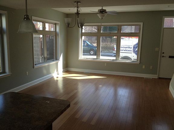 5th image of 1520 Pine St APT 4F