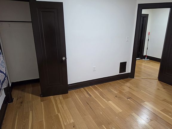 5th image of 237 Carl St #2