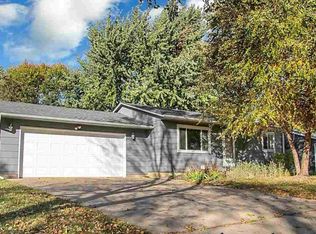 5413 S Danberry Dr, Sioux Falls, SD 57106