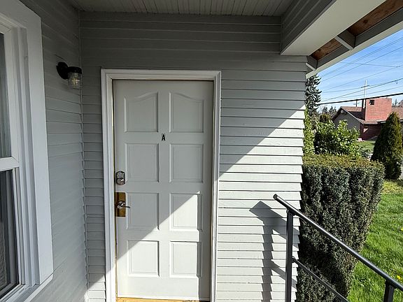 5th image of 2108 117th Ave NE APT A