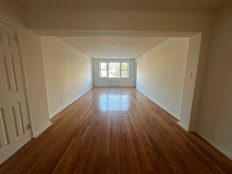 3615 Greystone Ave #1E — Photo 1