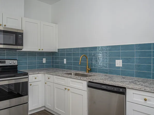 637 E Anderson St, Savannah, GA 31401