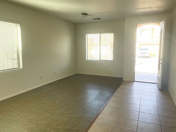 3rd image of 7213 S 56th Ln