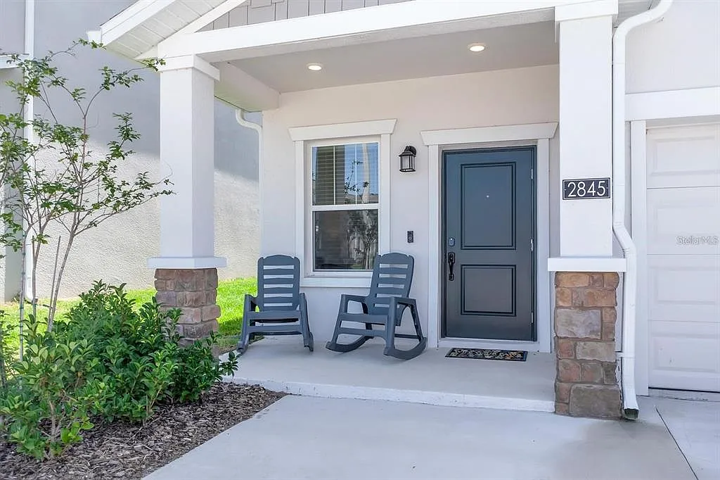 3 bed, 2.5 bath, 1888 sqft, $1,895 — Photo 4