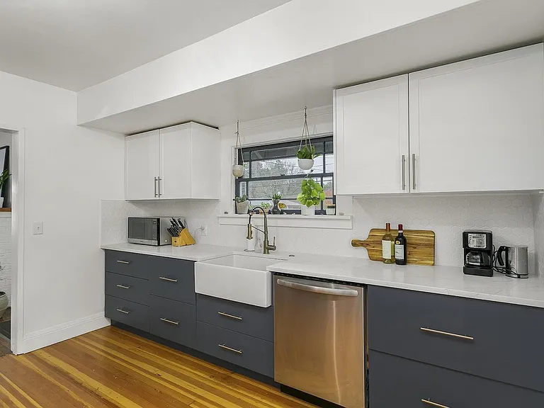 6162 E Burnside St — Photo 11