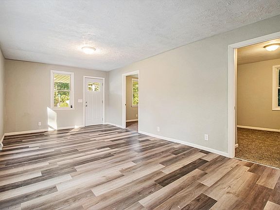 4th image of 52828 Hastings St