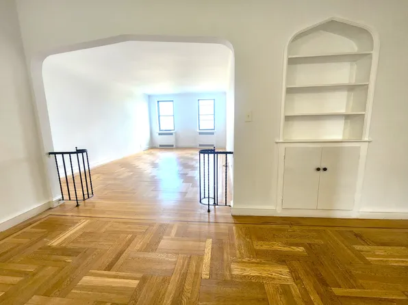 5400 Fieldston Road image 1 of 15