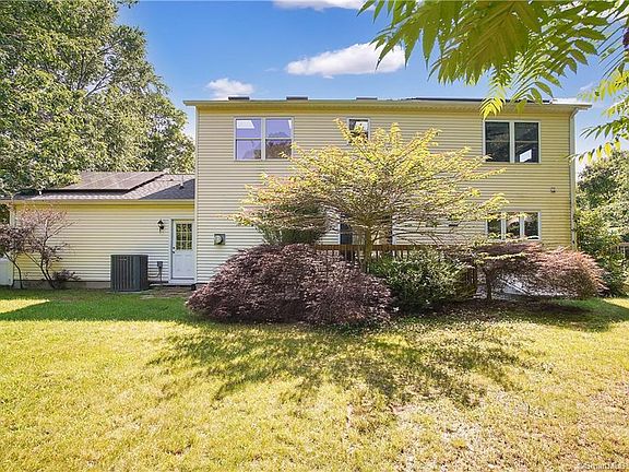 5th image of 298 Eastview Dr