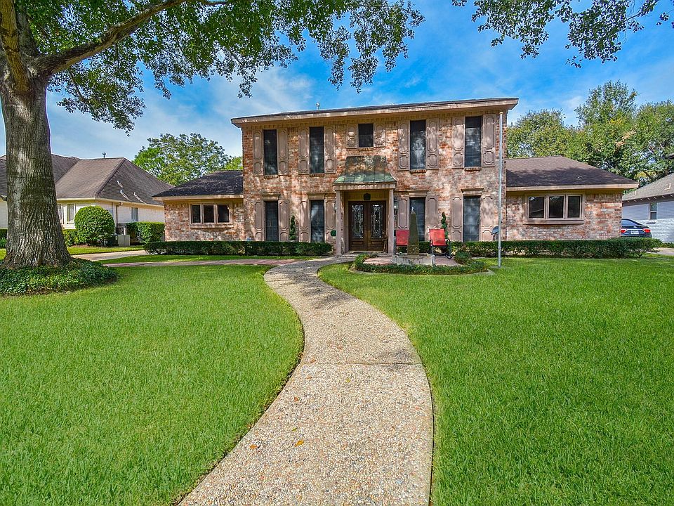 1st image of 2511 Fairway Dr