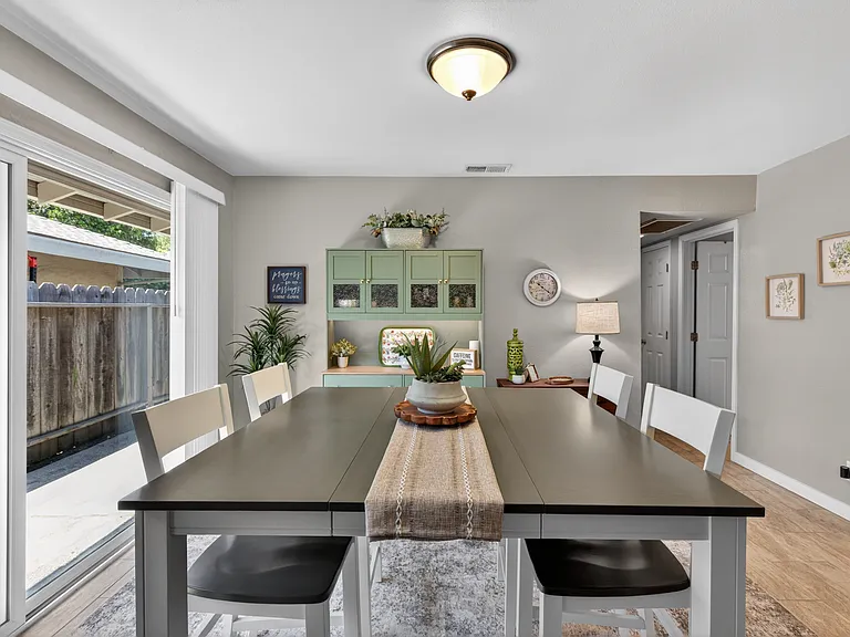 N Morgan Pl — Photo 7