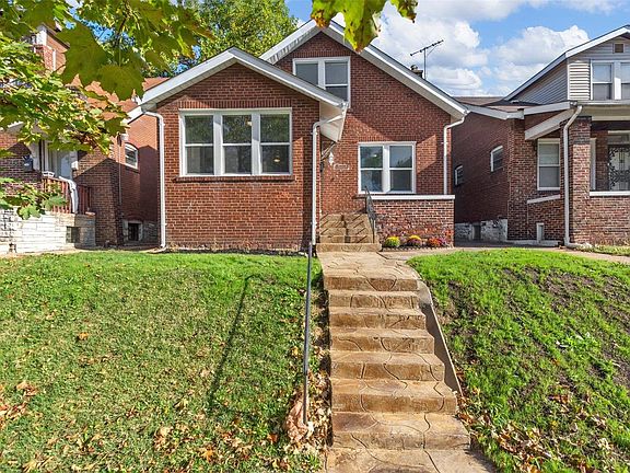 2nd image of 4841 Margaretta Ave