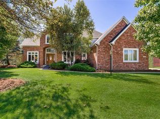 5781 Coopers Hawk Dr, Carmel, IN 46033
