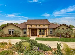 731 Jack Nickolaus Dr, Devine, TX 78016