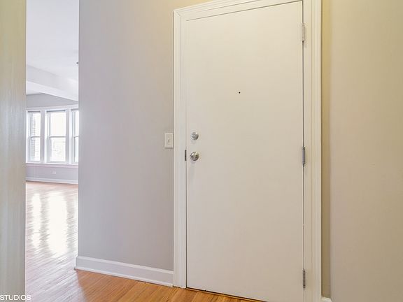3rd image of 2920 W Berteau Ave #2