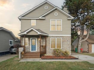 23785 Schroeder Ave, Eastpointe, MI