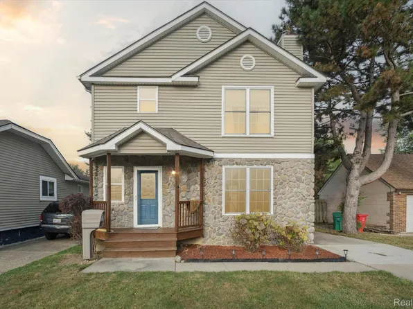 23785 Schroeder Ave, Eastpointe, MI 48021