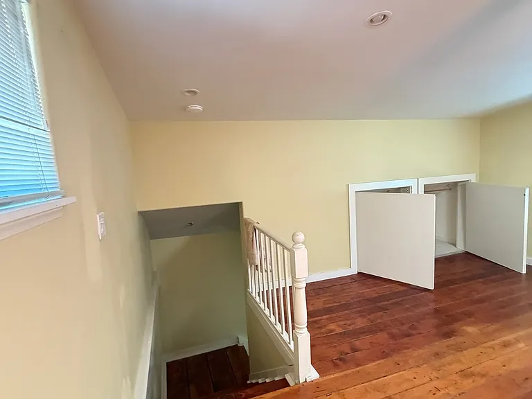 838 Shrader St — Photo 8