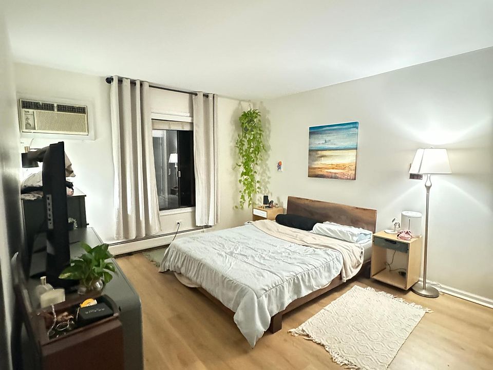 1st image of 249 W Court Of Shorewood APT 2B