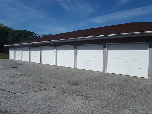 4th image of 1444 Woodview Dr APT 6
