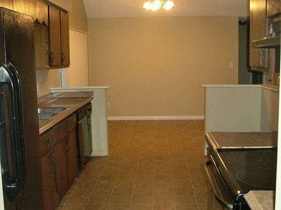3rd image of 1233 Ponderosa Dr