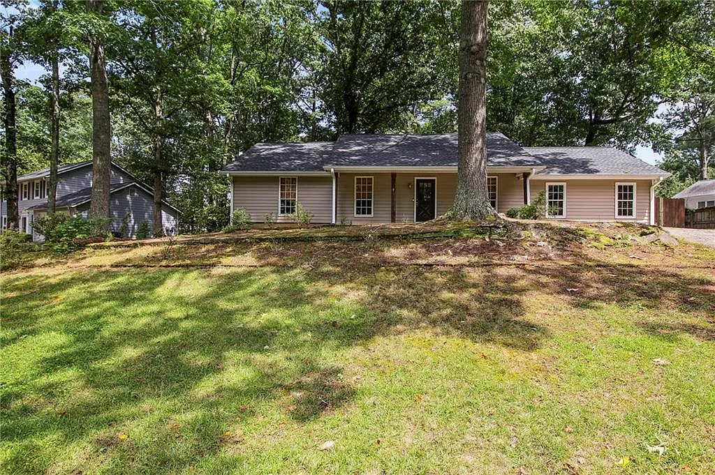 3 bed, 2.0 bath, 1472 sqft, $2,700 — Photo 4
