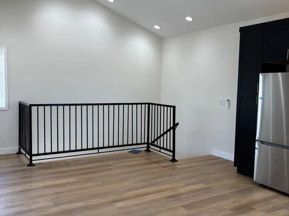 369 Freeman Ave #A, Long Beach, CA 90814