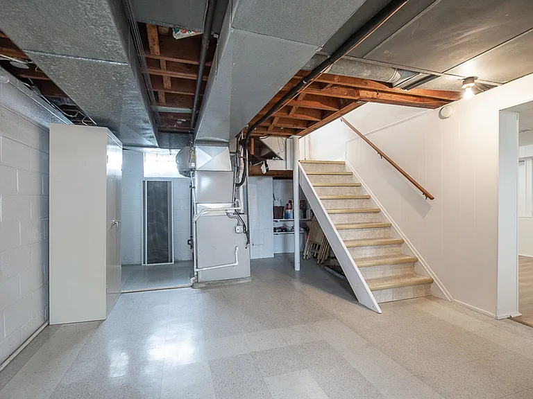 8310 Salisbury Dr — Photo 27